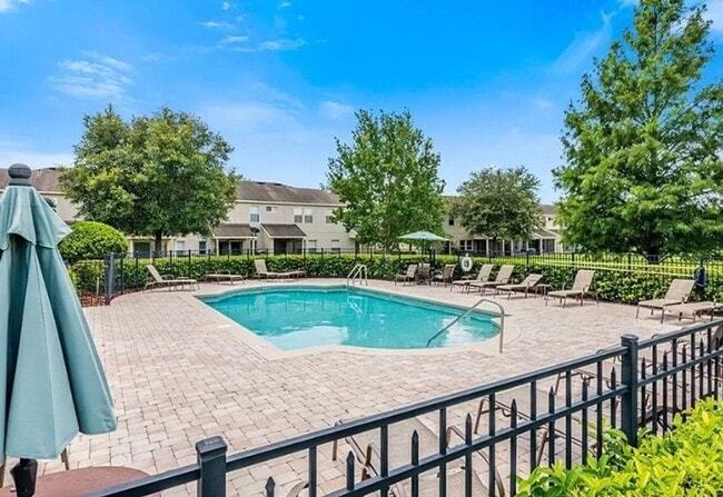 Building Photo - Arborview Park Townhouse close to UCF located in Oviedo (2 bed /2 1/2 bath)