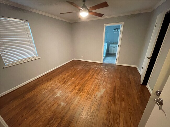 Building Photo - 6674 Sylvan Rd