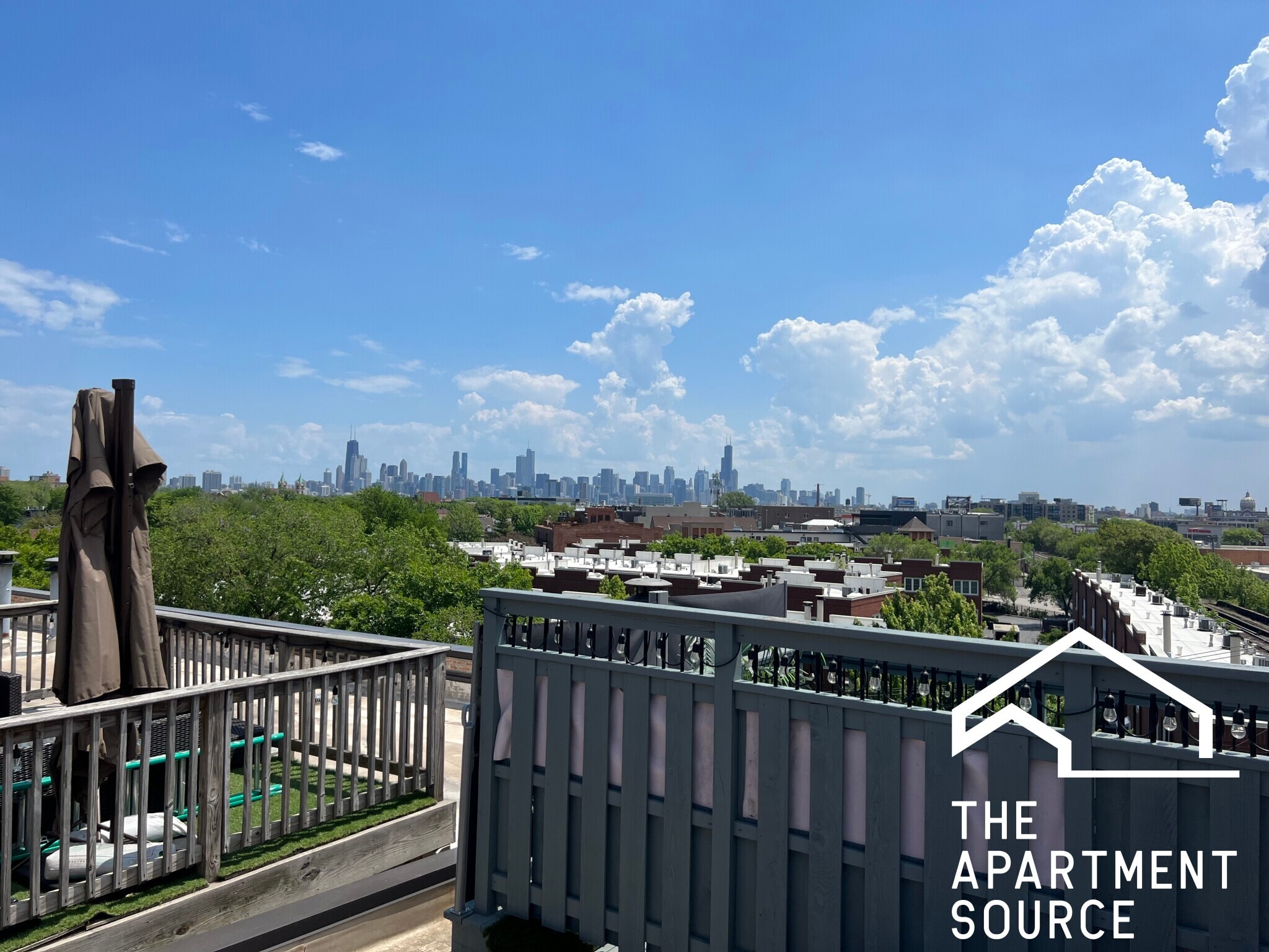 Building Photo - 1760 W Wrightwood Ave