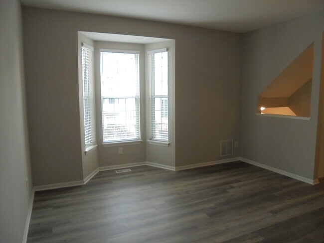Building Photo - 1847 Grandview Pl