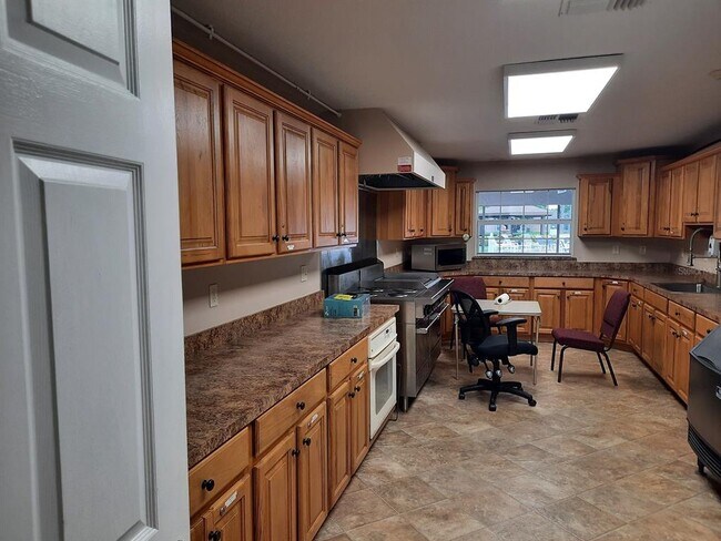Building Photo - 9014 Severn Ln