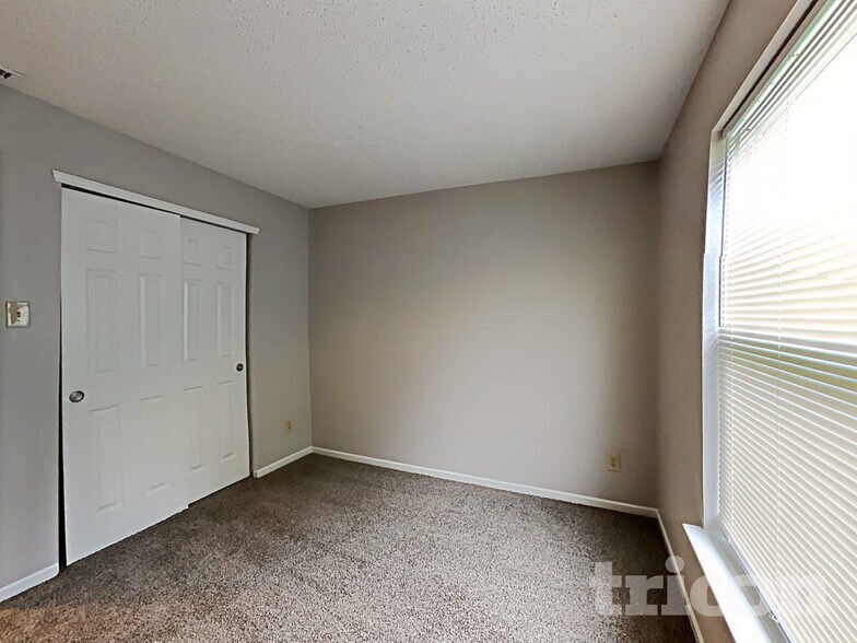 Building Photo - 773 Fern St