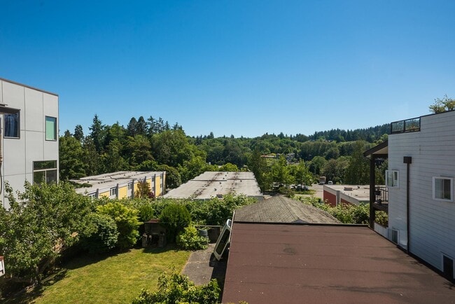 Building Photo - 3243-3243 NW Market St