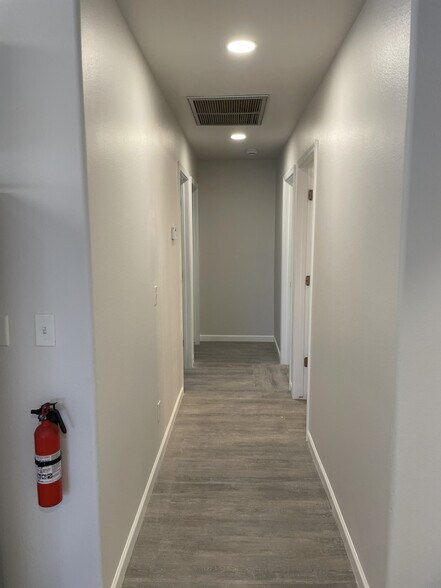 Building Photo - 10571 W Carousel Dr