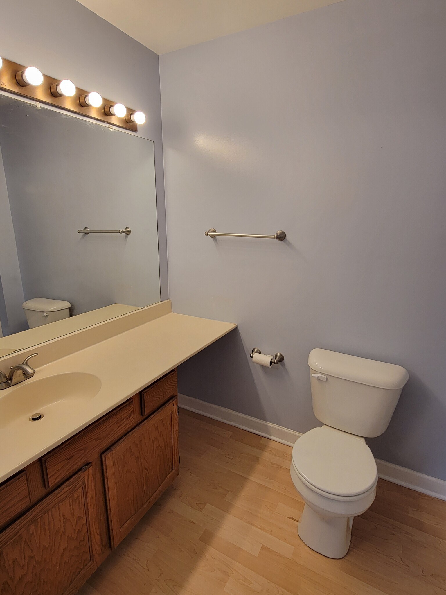 Building Photo - 2116 Rugen Rd