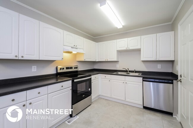 Building Photo - 108 8th Pl