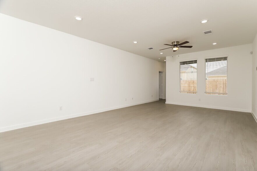 Building Photo - 518 Kayden Ct