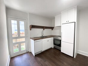Building Photo - 1832-34 Callowhill St