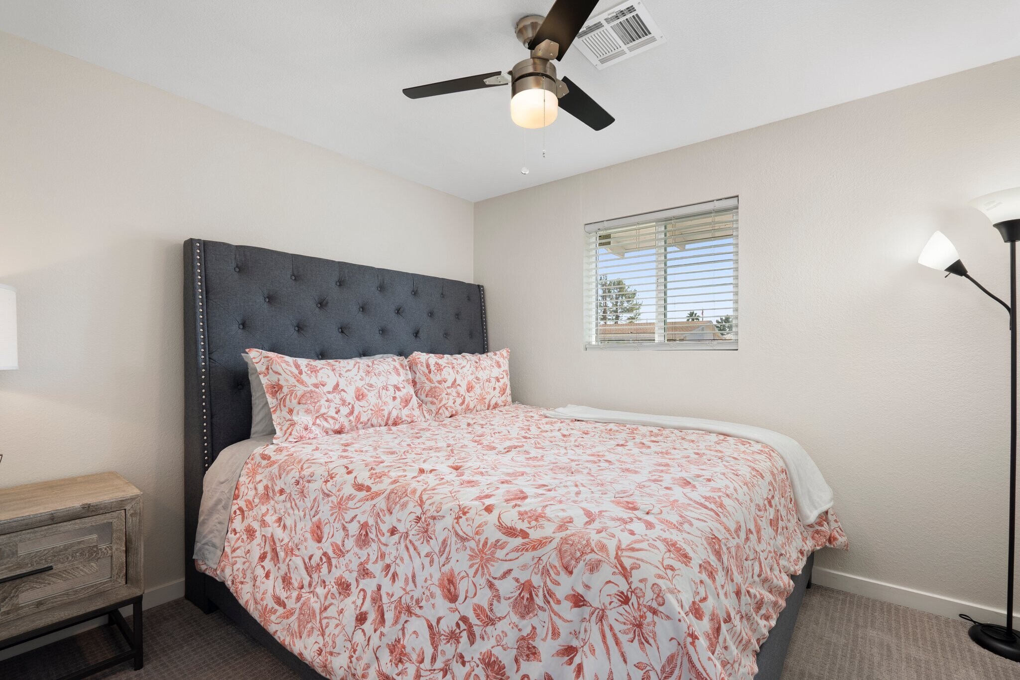 Building Photo - 7902 E Latham St