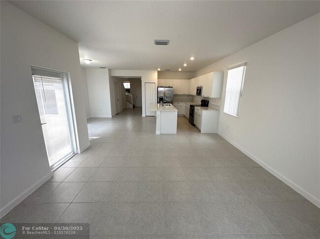 Building Photo - 2364 NW 131st Cir