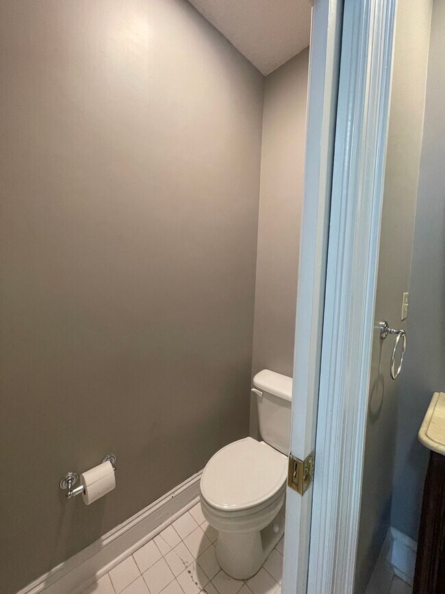 Building Photo - 175 Corbin Ave