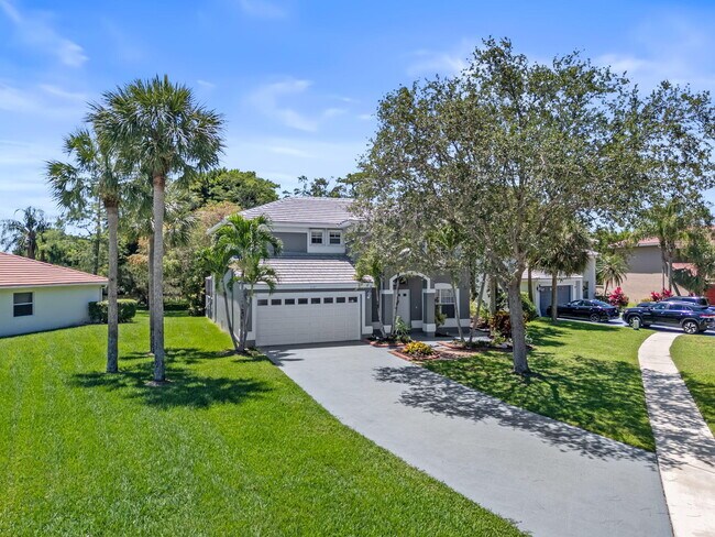 Building Photo - 1527 S Club Dr