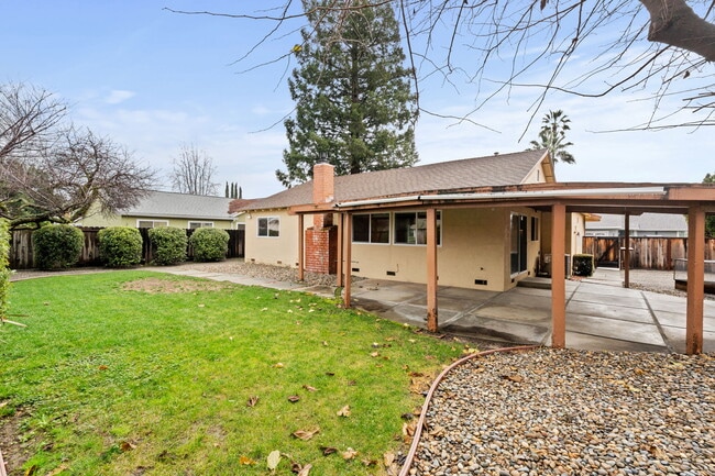 Building Photo - 2695 Lyon Cir