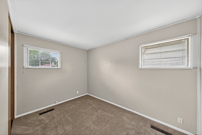 Building Photo - 3415 Whitcomb Ave