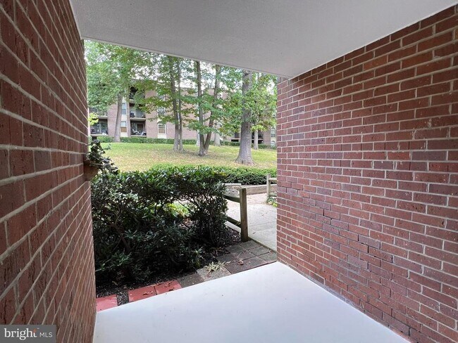 Building Photo - 3322 Woodburn Village Dr