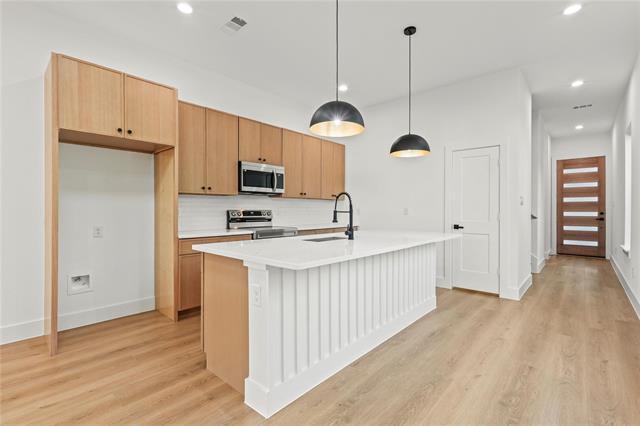 Building Photo - 3523 S Harwood St