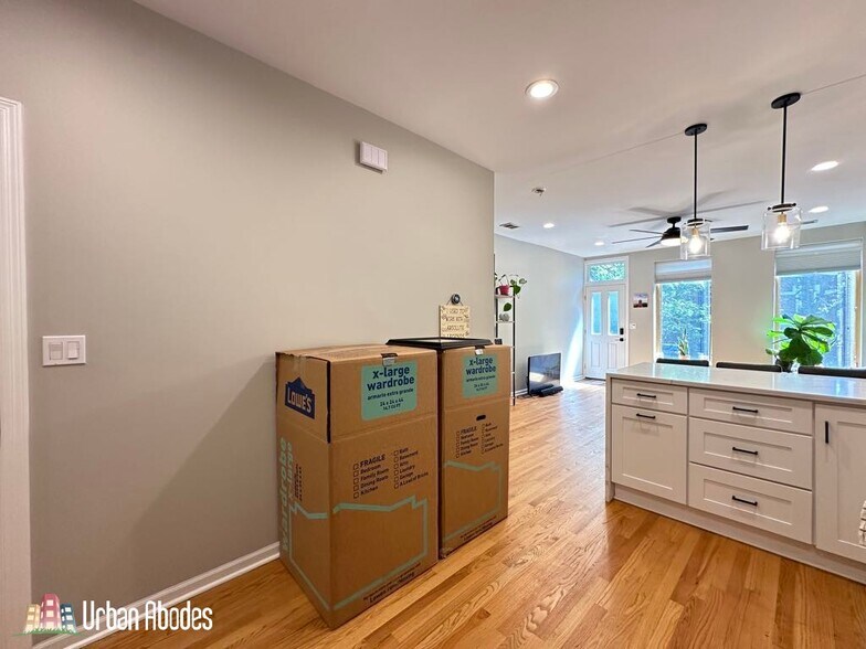 Building Photo - 1424 N Bosworth Ave