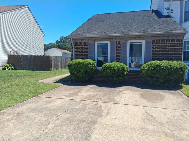 Building Photo - 4863 Woods Edge Rd