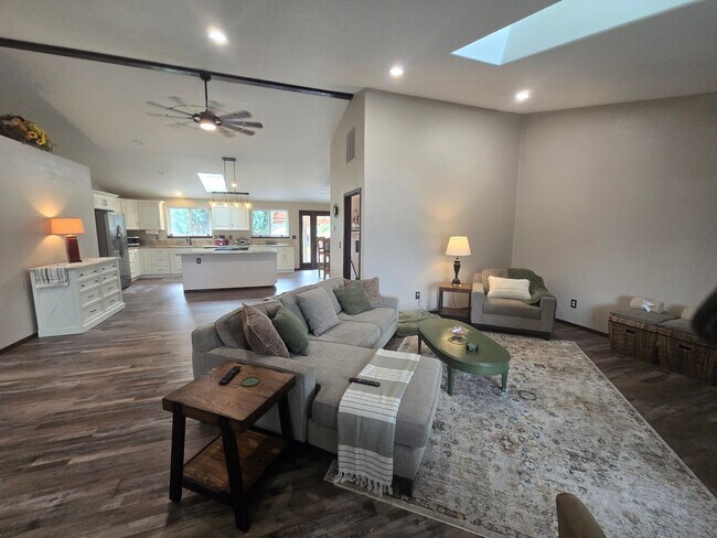 Building Photo - 6762 NW Larch Dr
