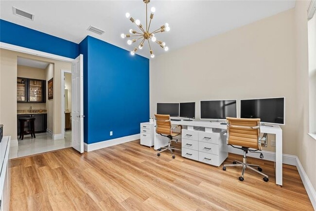 Building Photo - 9571 Eden Roc Ct