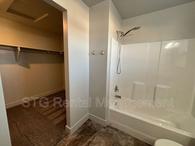 Building Photo - 3102 S Relic Ridge Dr