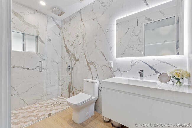 Building Photo - 11700 SW 22nd Ct