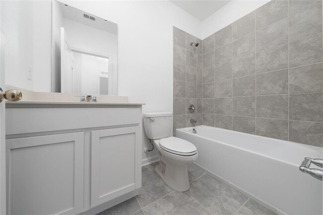 Building Photo - 2587 Skyline Lp