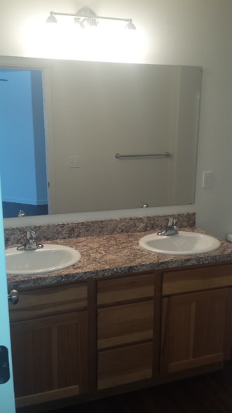 Building Photo - 38 Muskrat Dr