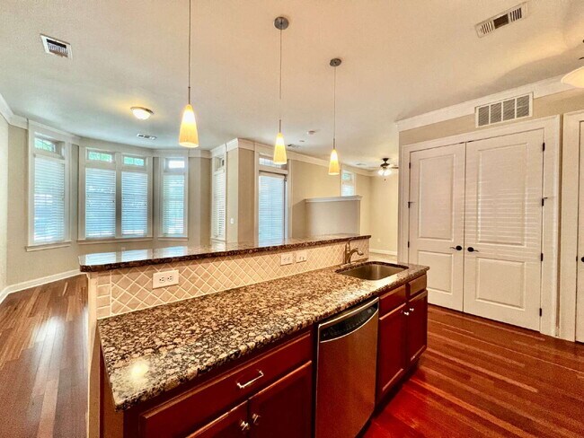 Building Photo - MYERS PARK! Welcome to your new home in Charlotte, NC!