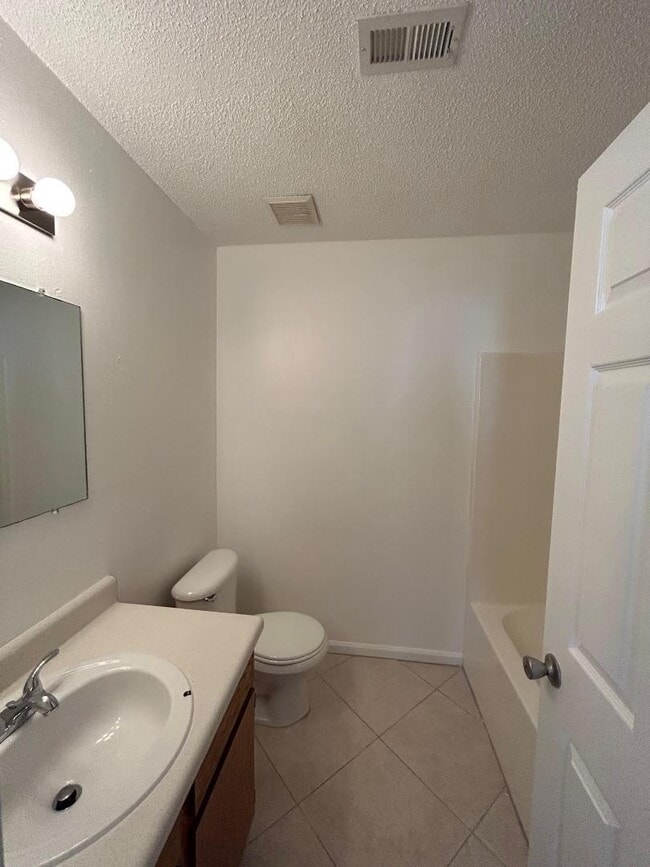 Building Photo - 100 Kazmira Ct