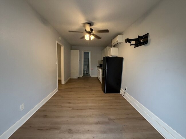 Building Photo - 14238 Juliedale Dr