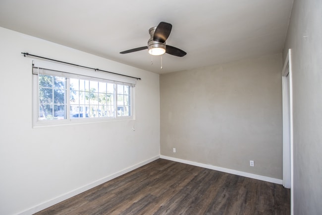 Building Photo - 3609 N Navajo Trail