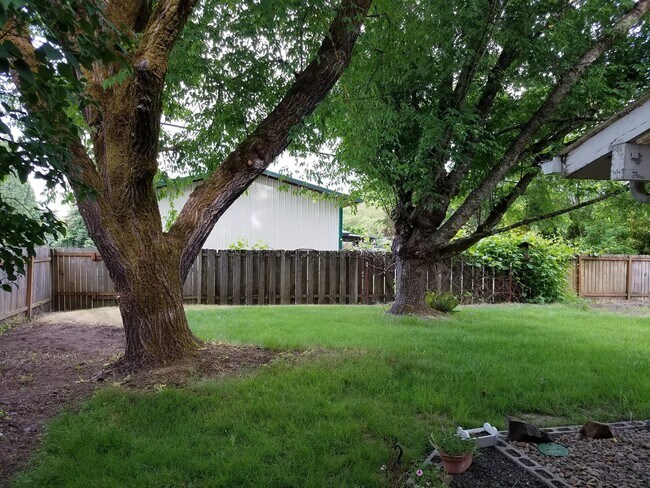 Building Photo - 3 Bedroom Home - Great Location - Available Soon