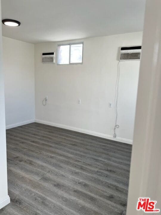 Building Photo - 6006-6006 1/2 W Pico Blvd