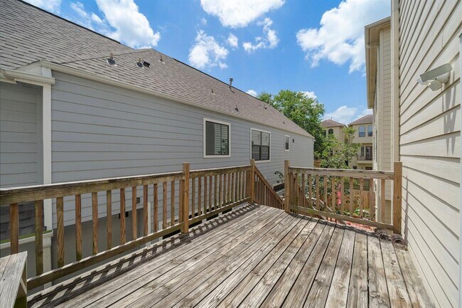 Building Photo - 5319 Nolda St