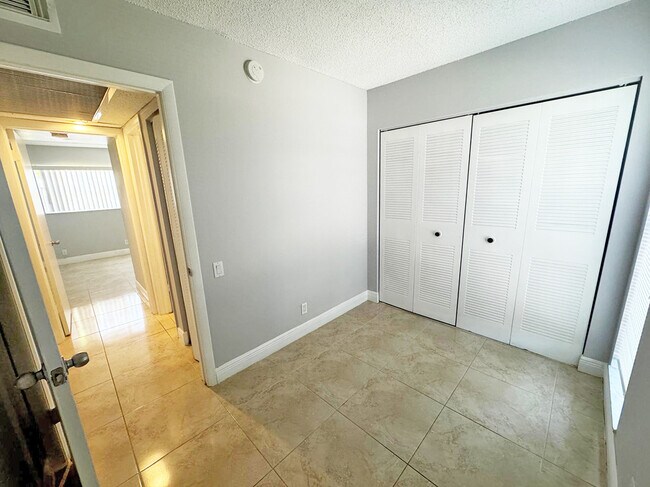 Building Photo - 4411 Treehouse Ln
