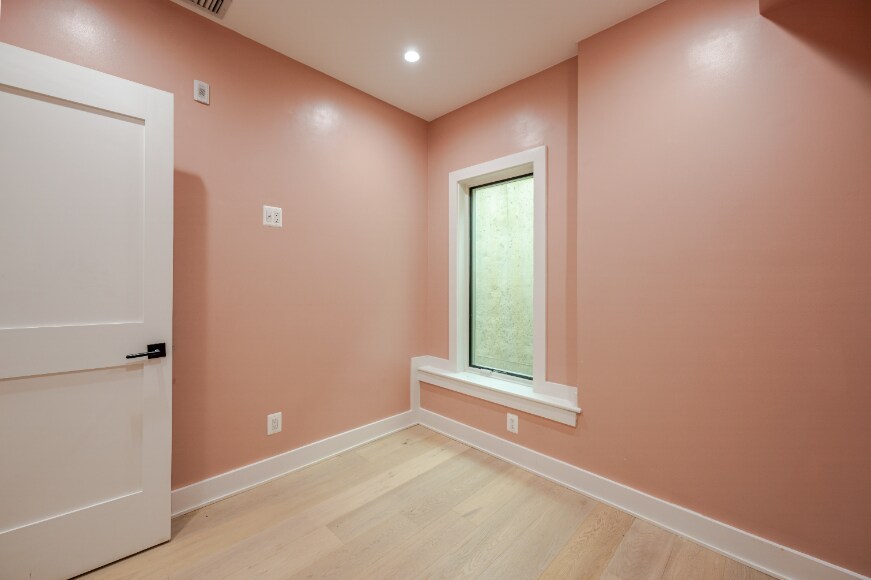 Building Photo - 1658 K St NE