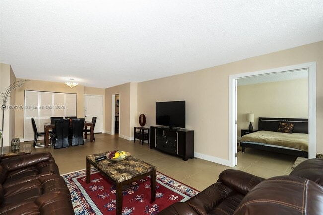 Building Photo - 2030 S Ocean Dr