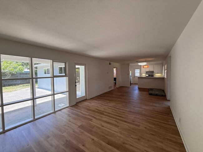 Building Photo - BEAUTIFULLY UPDATED SINGLE LEVEL 3BR/2BA HOME IN PRIME MILL VALLEY LOCATION