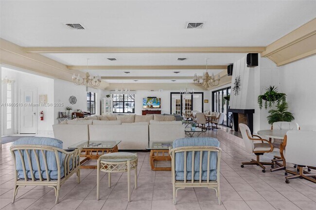 Building Photo - 130 Cypress Club Dr