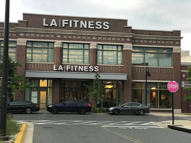 LA FITNESS GYM - 10018 Vanderbilt Cir