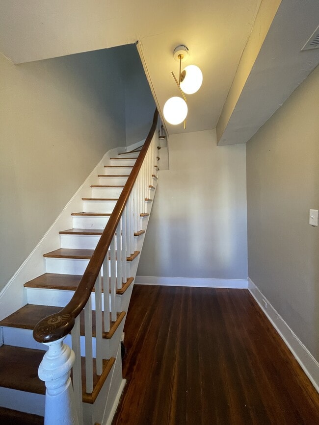 Building Photo - 1110 11th St