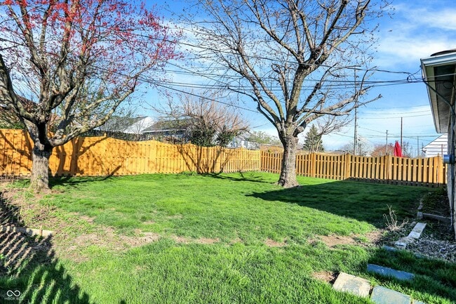 Building Photo - 1240 N Irvington Ave