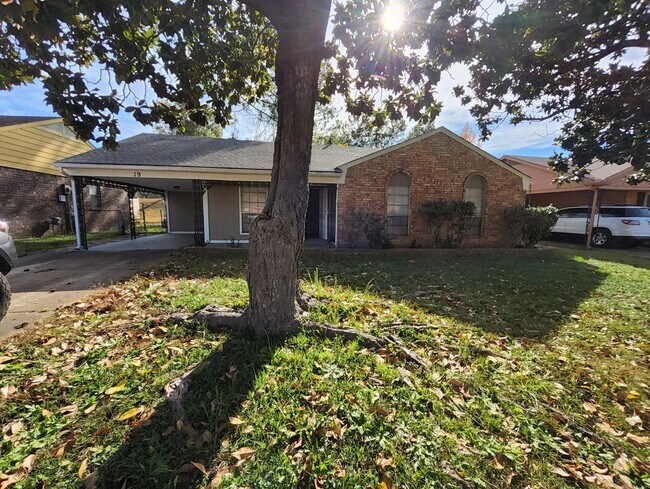 Primary Photo - 19 Sullivan Dr