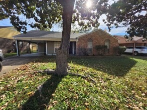 Building Photo - 19 Sullivan Dr