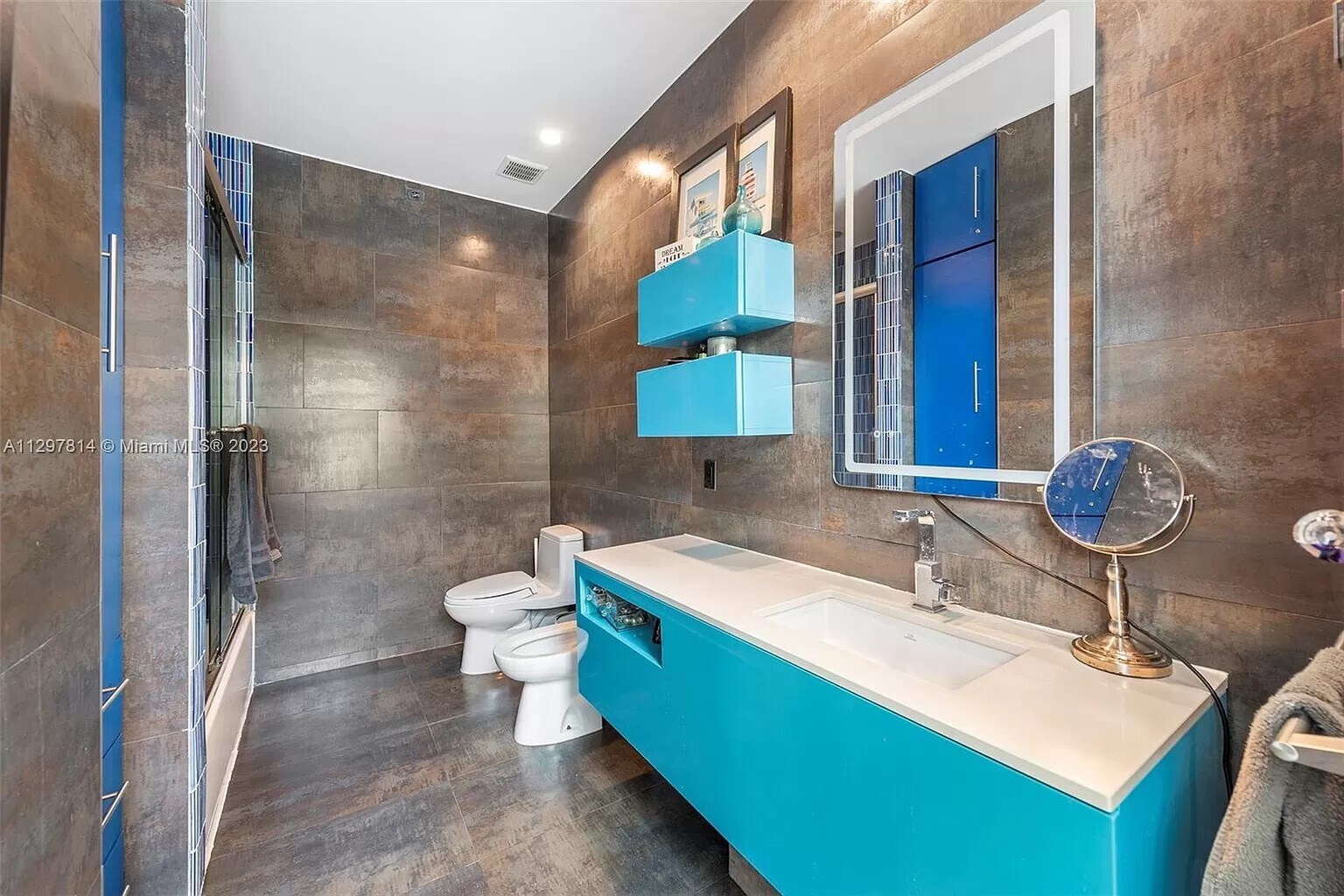 Building Photo - 221 Jefferson Ave