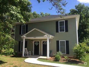Building Photo - Mins from LU and Wards Rd. Water, trash, l...