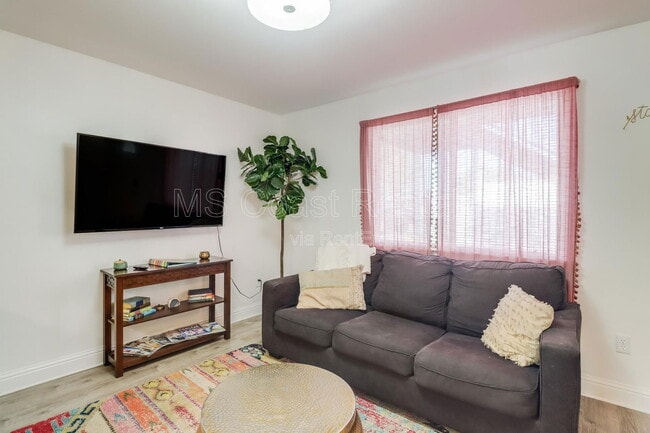 Building Photo - 1664 Beach Blvd