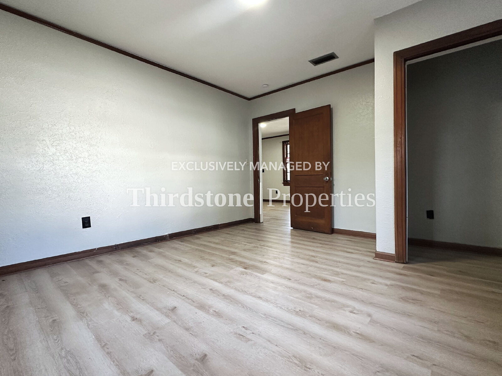 Building Photo - 6511 Evelyn Dr