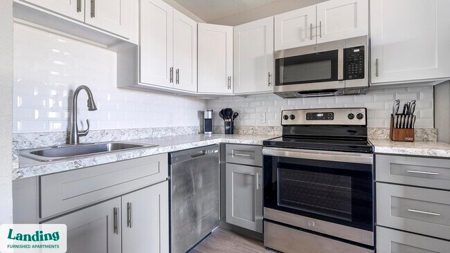 Building Photo - 2305 Aaron St